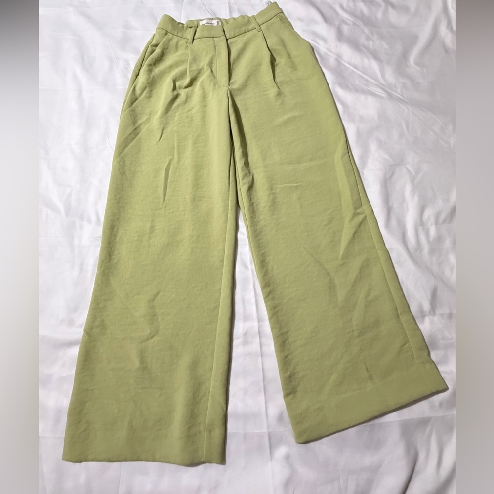 Abercrombie & Fitch Wide-Leg Pants in Soft Green